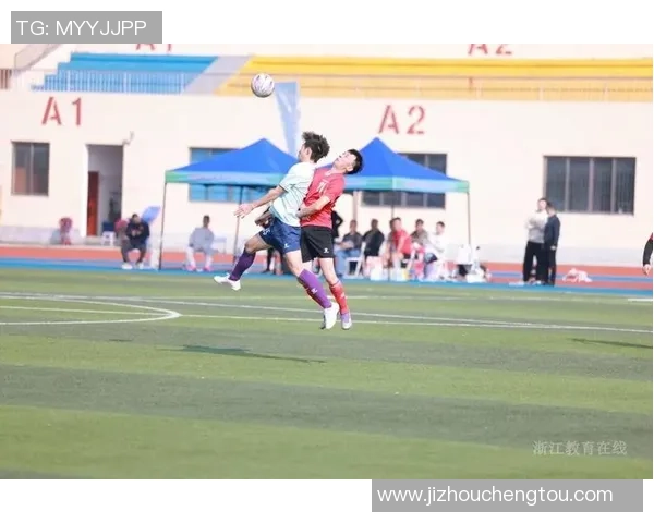 足球明星亲临中国传统舞龙活动感受文化魅力与体育精神的完美结合